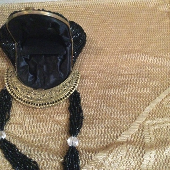 Vintage evening bag black beaded, gold scrolled closure - Picture 2 of 3
